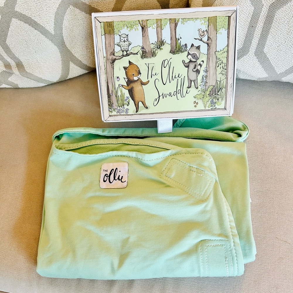 SOLD 👶🏻 Ollie Swaddle - Meadow - with box